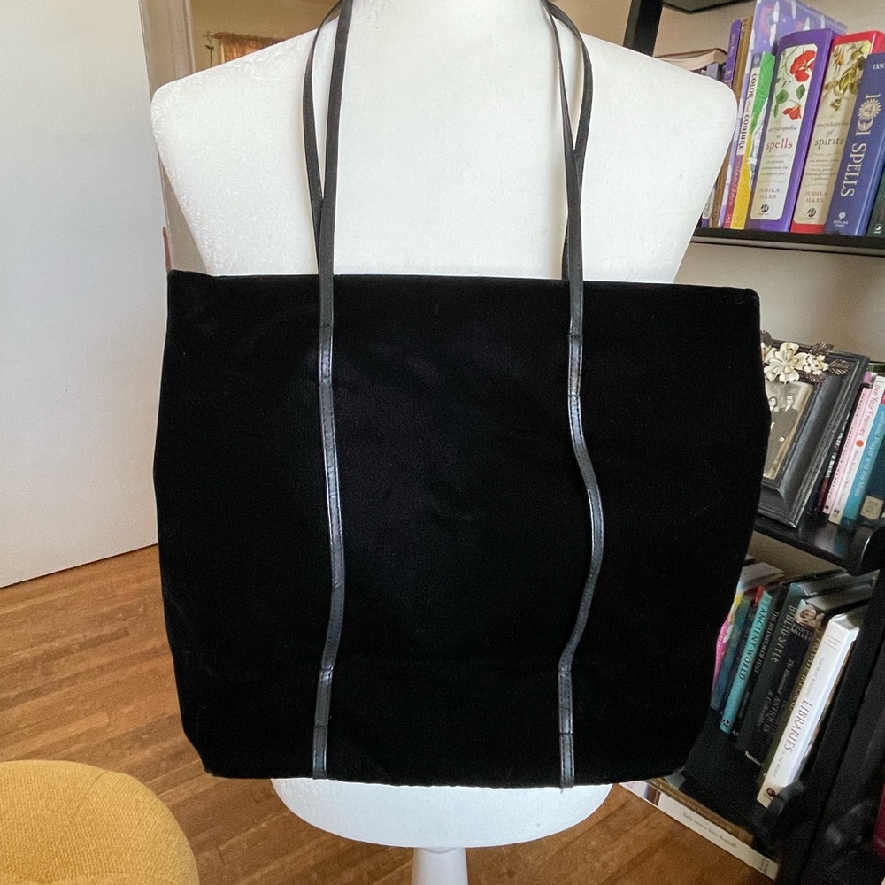 Limited velvet tote bag